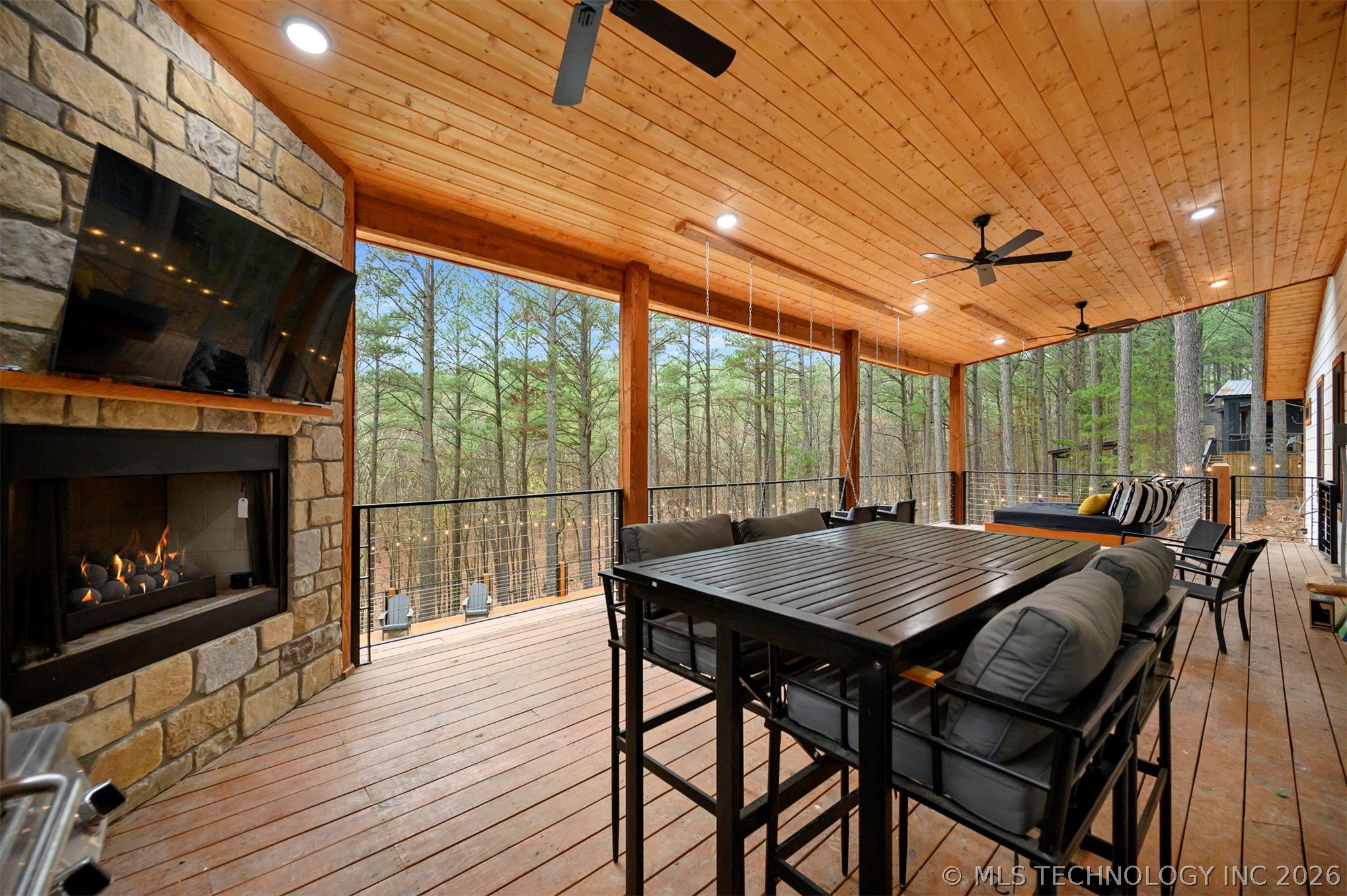 2057 Pine Hills
