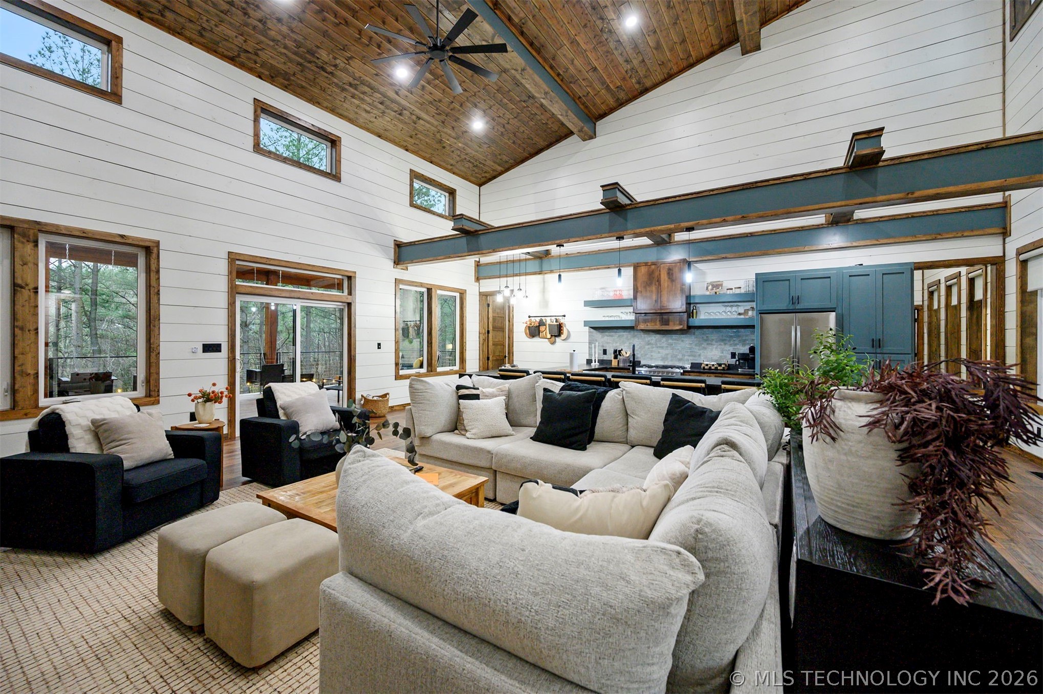 2057 Pine Hills