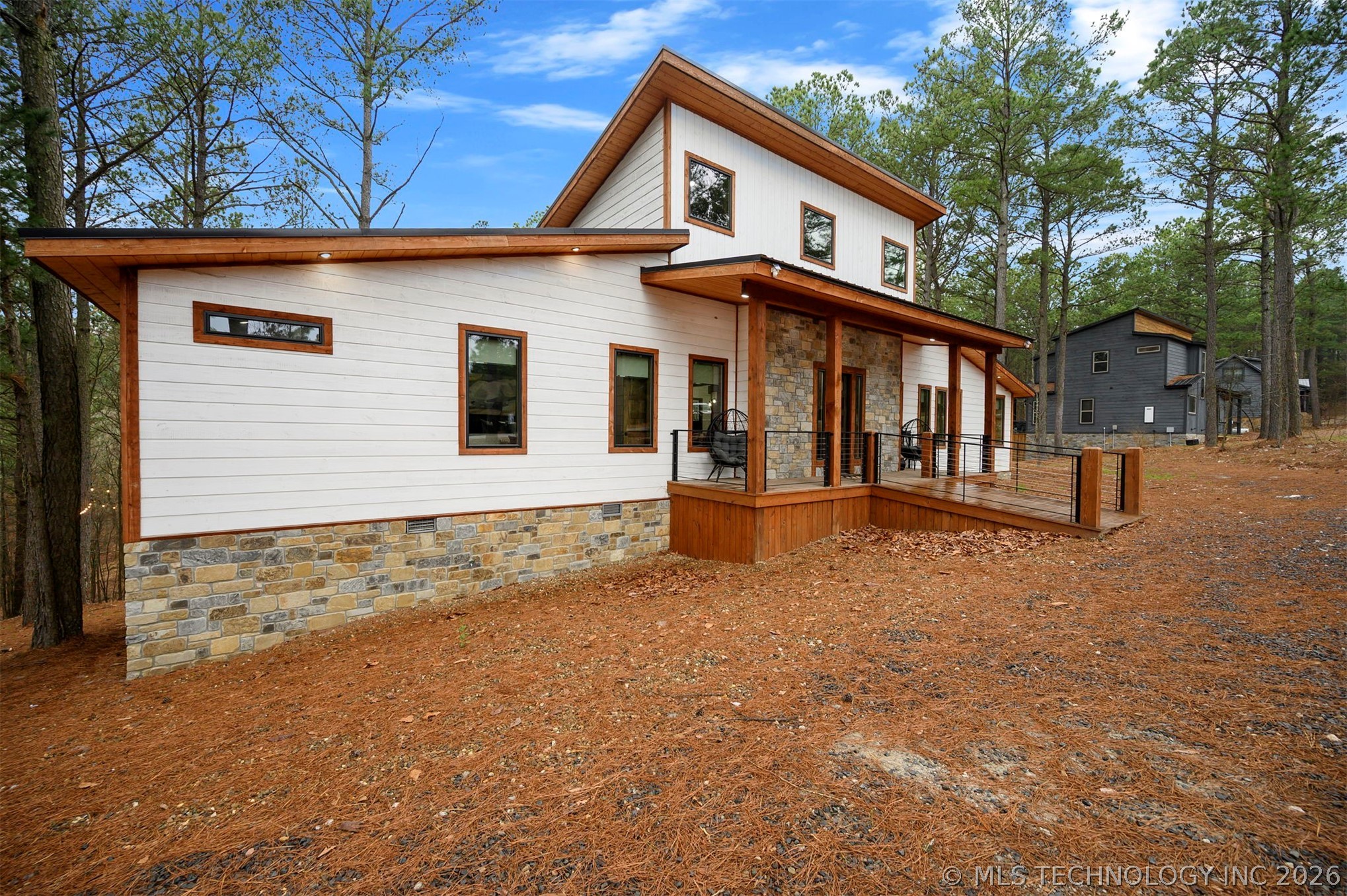 2057 Pine Hills