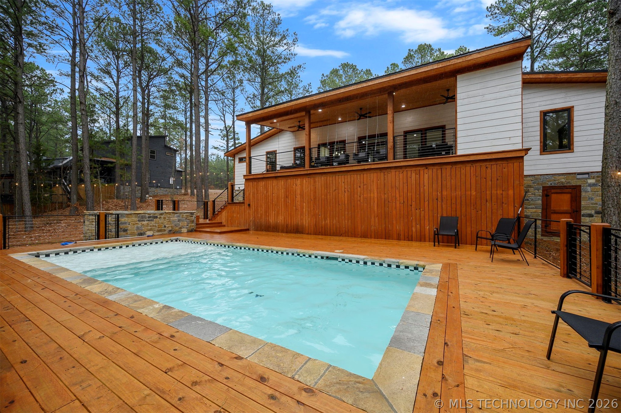 2057 Pine Hills