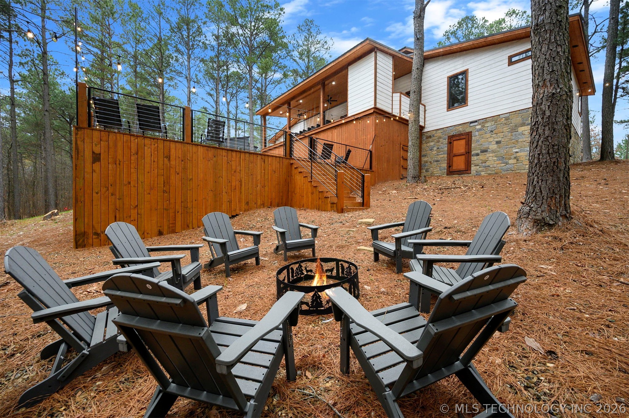 2057 Pine Hills