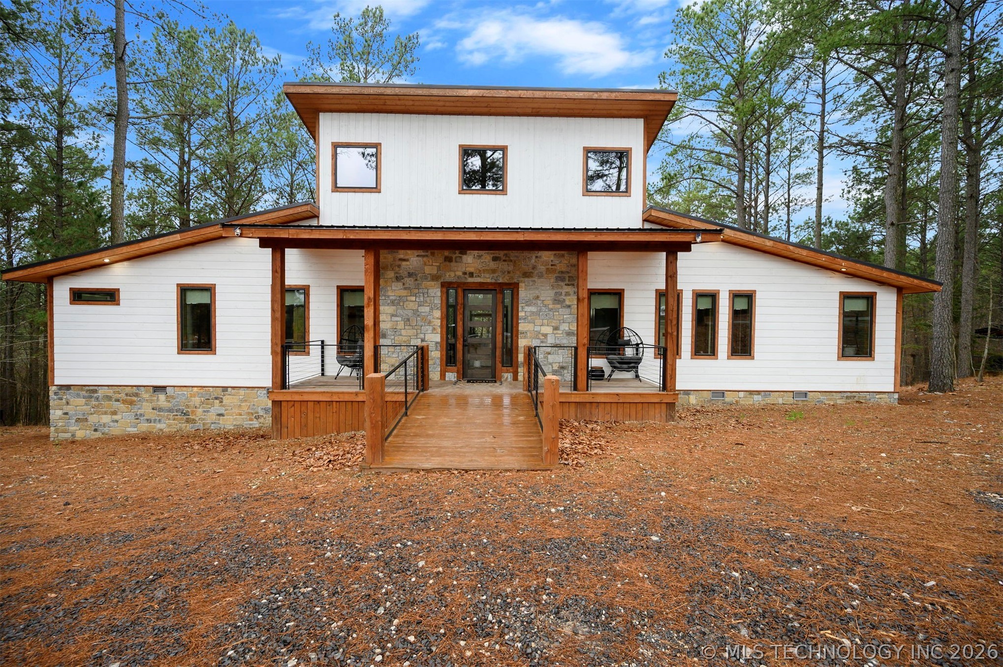 2057 Pine Hills