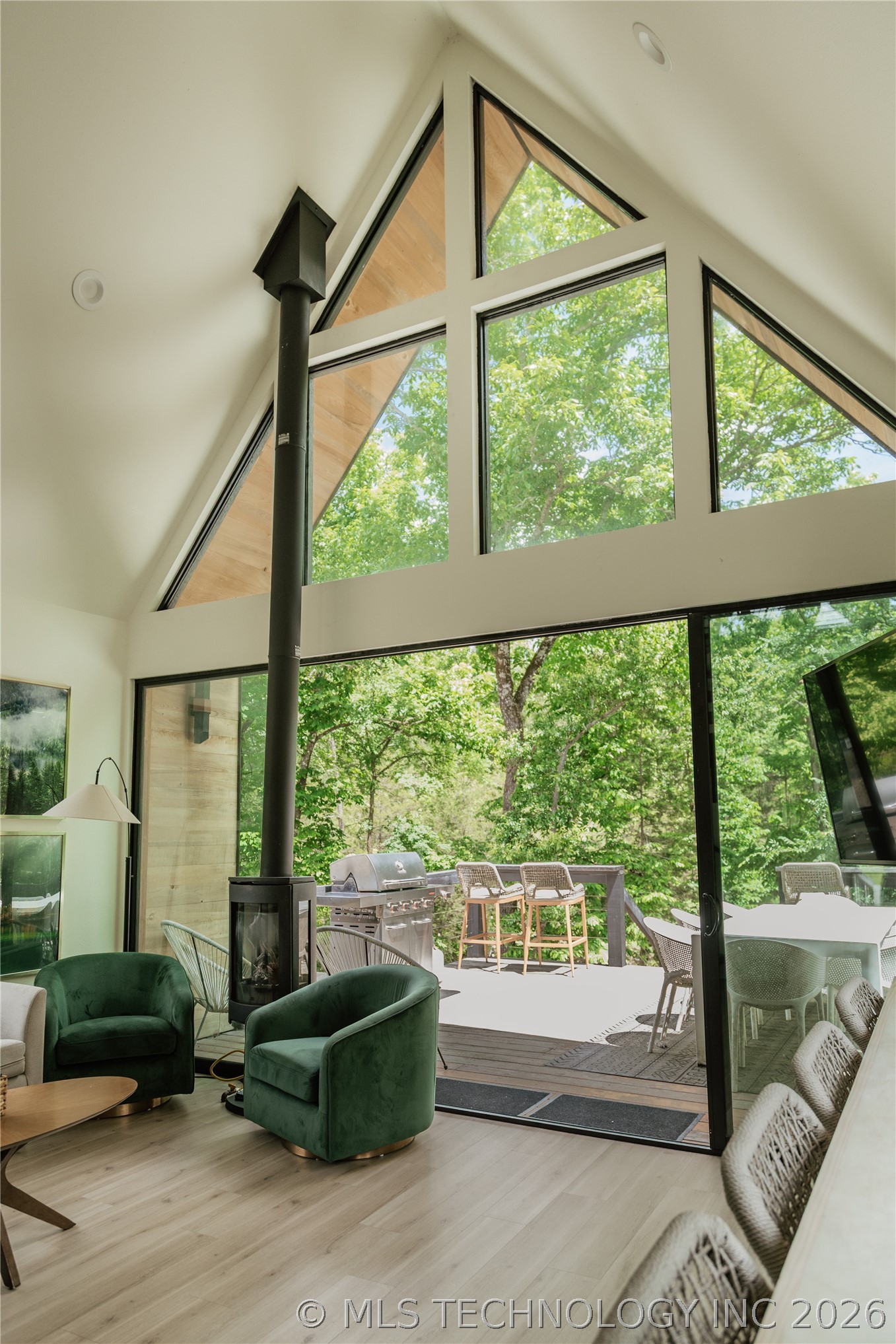207 Lookout Pines