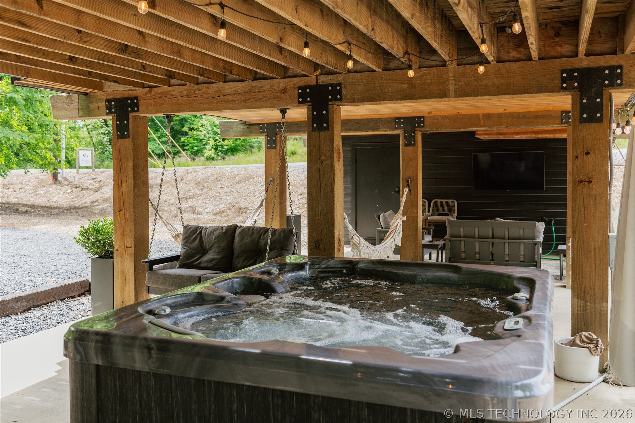 207 Lookout Pines