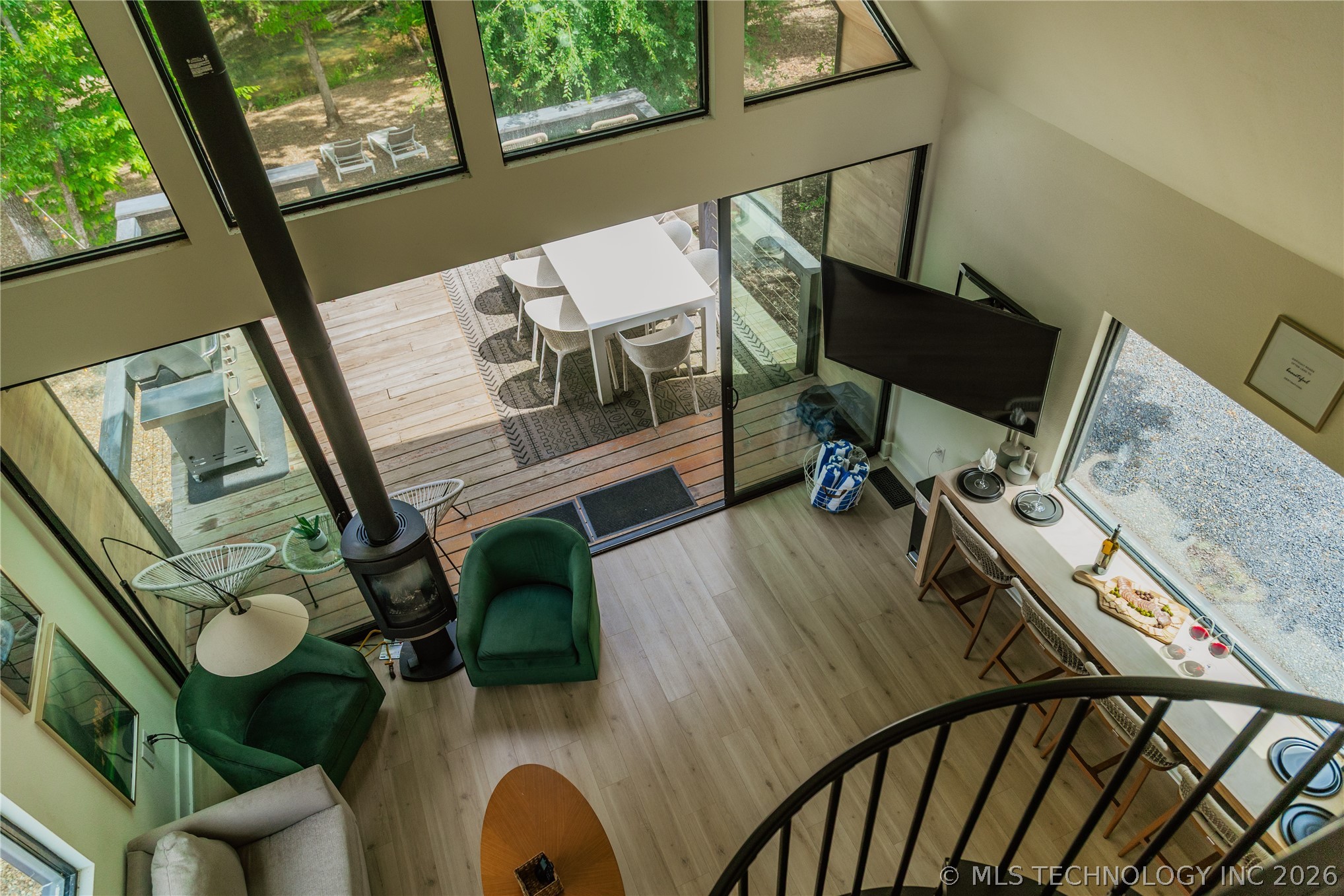 207 Lookout Pines