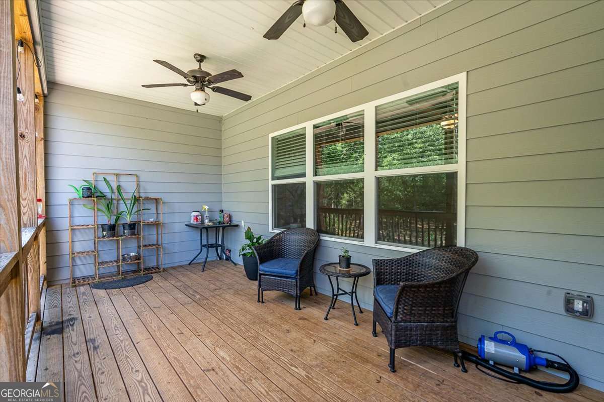 297 Woodbury Lane