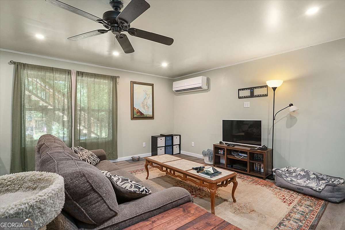 297 Woodbury Lane
