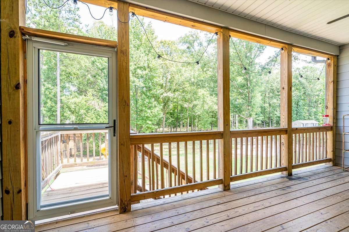 297 Woodbury Lane