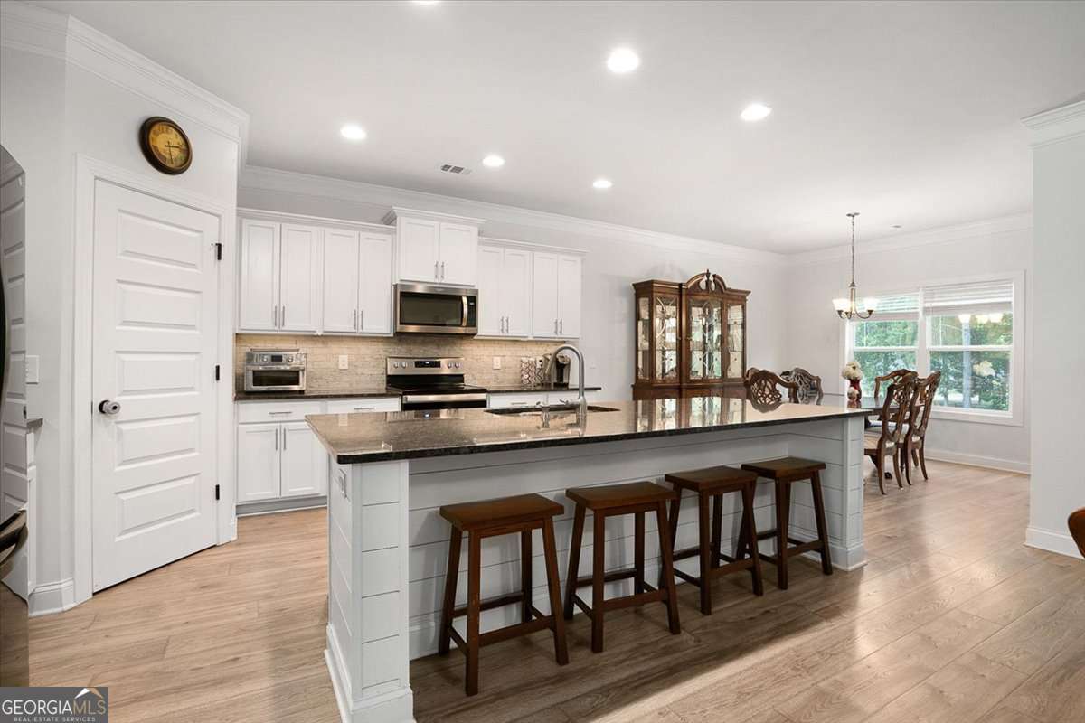 297 Woodbury Lane
