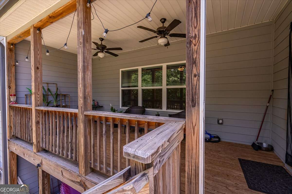 297 Woodbury Lane