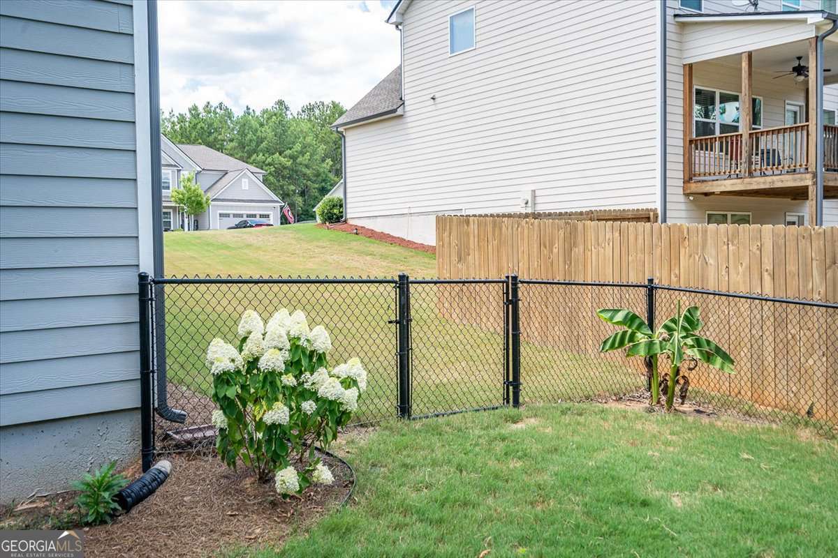 297 Woodbury Lane