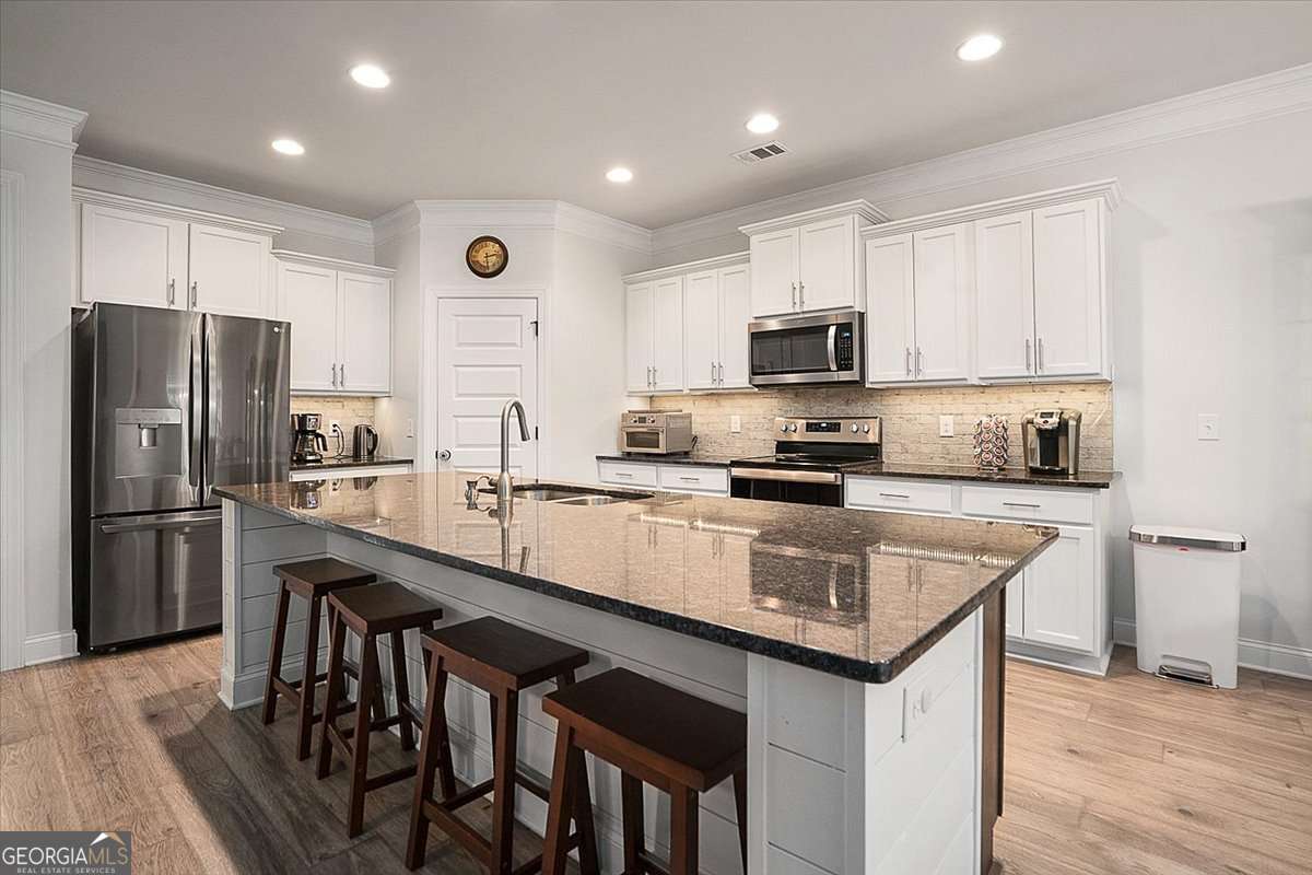 297 Woodbury Lane