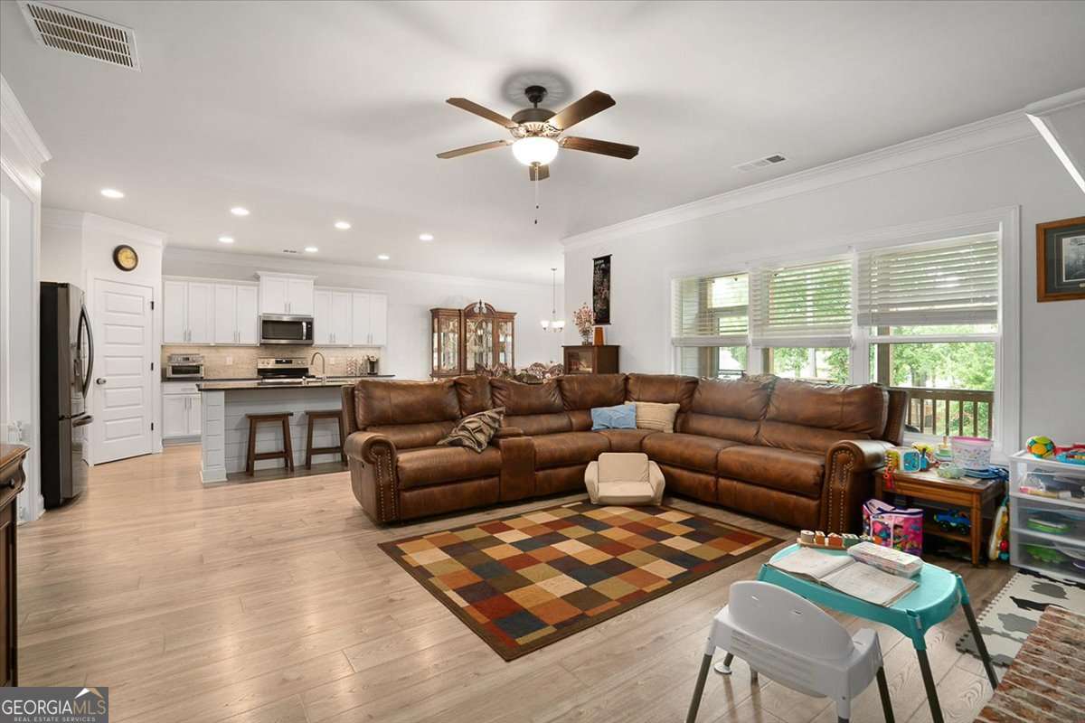297 Woodbury Lane