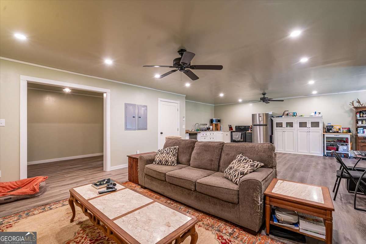 297 Woodbury Lane