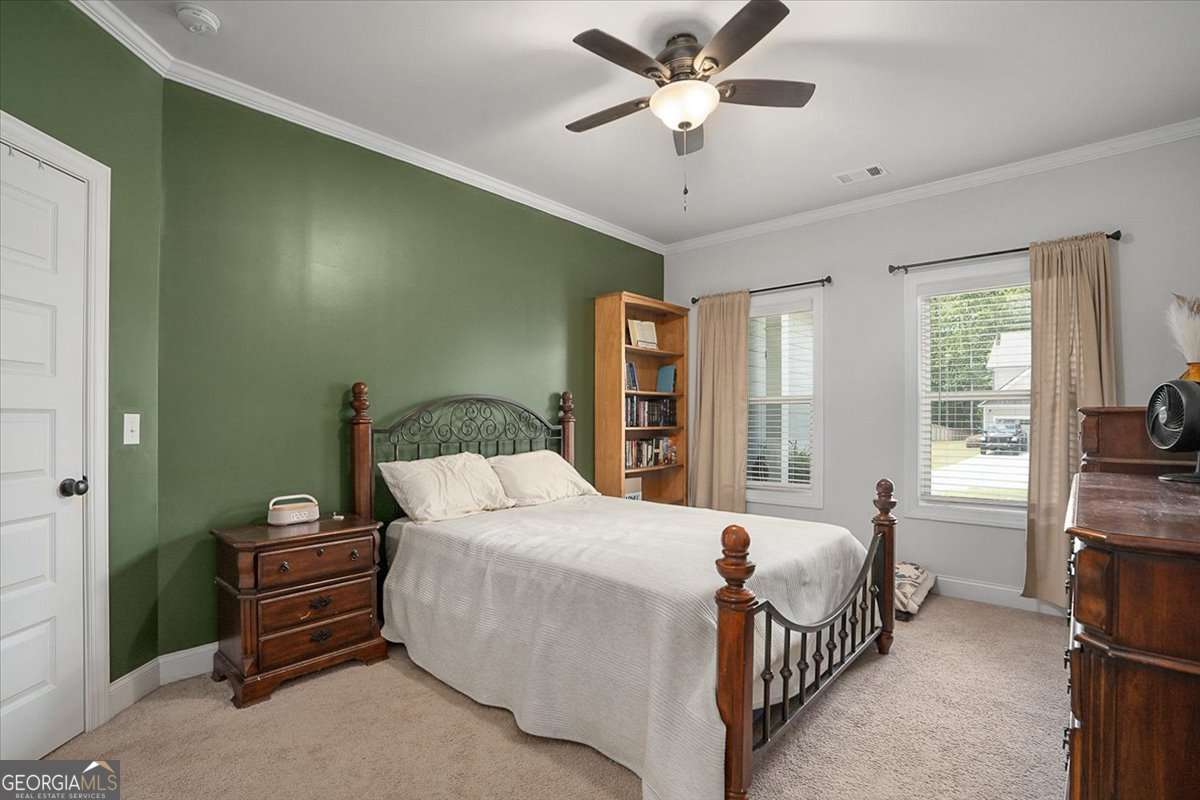 297 Woodbury Lane