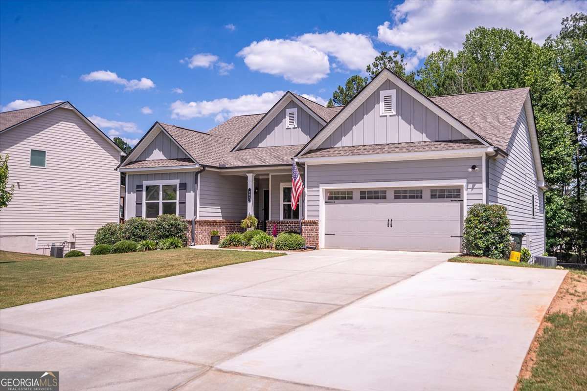 297 Woodbury Lane