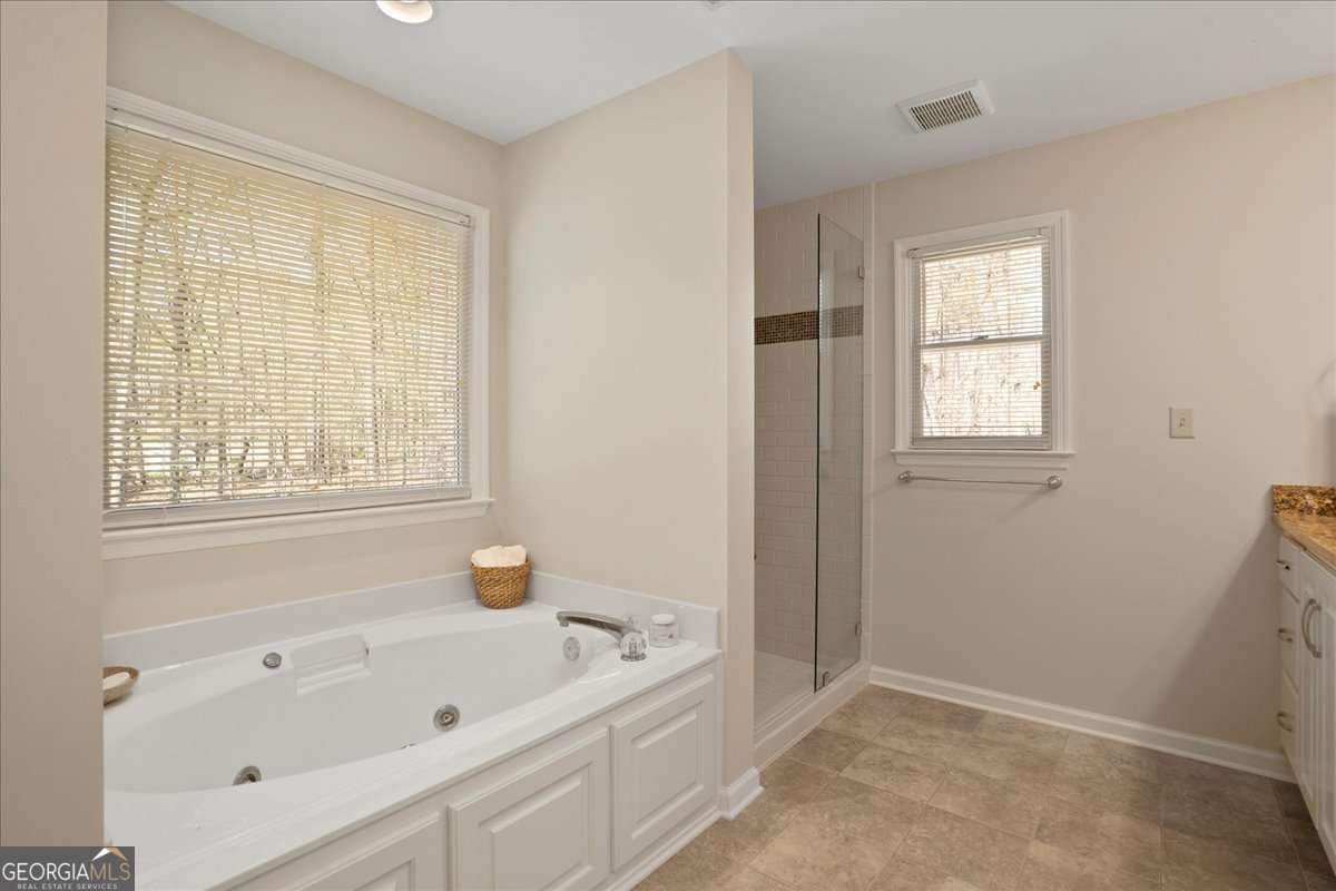 125/115 Emerald Drive