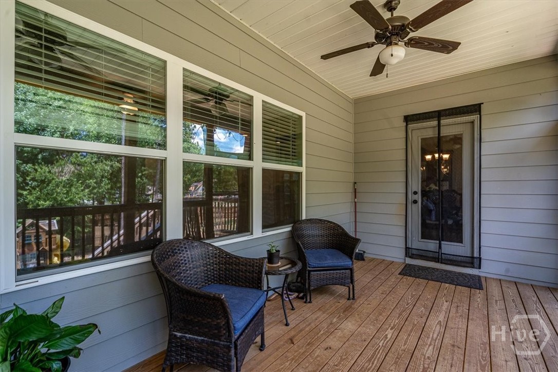 297 Woodbury Lane