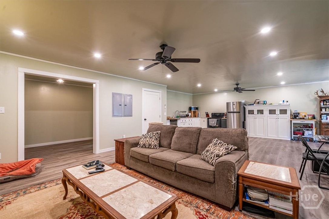 297 Woodbury Lane
