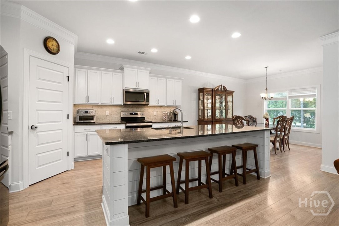 297 Woodbury Lane