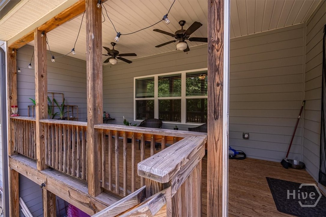 297 Woodbury Lane