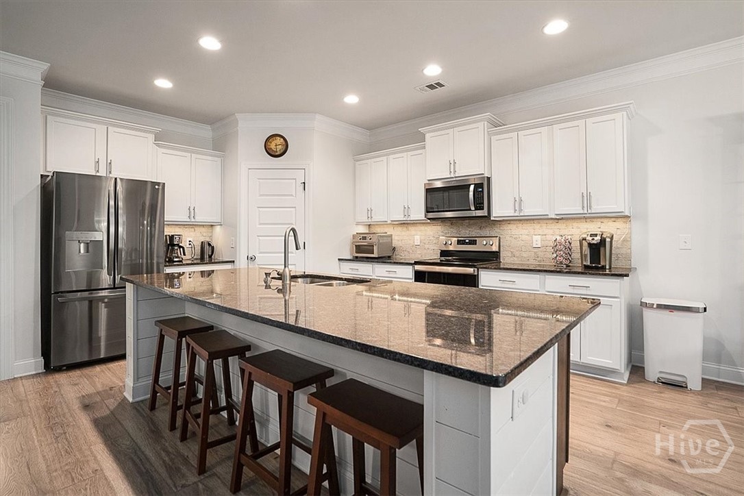 297 Woodbury Lane