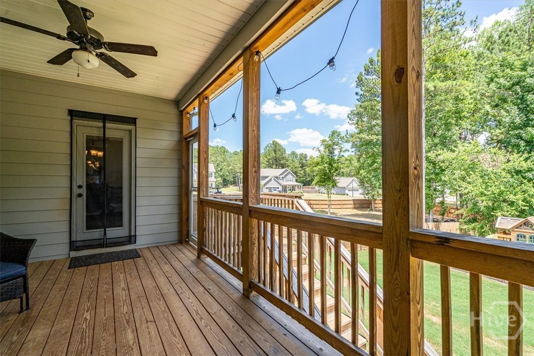 297 Woodbury Lane