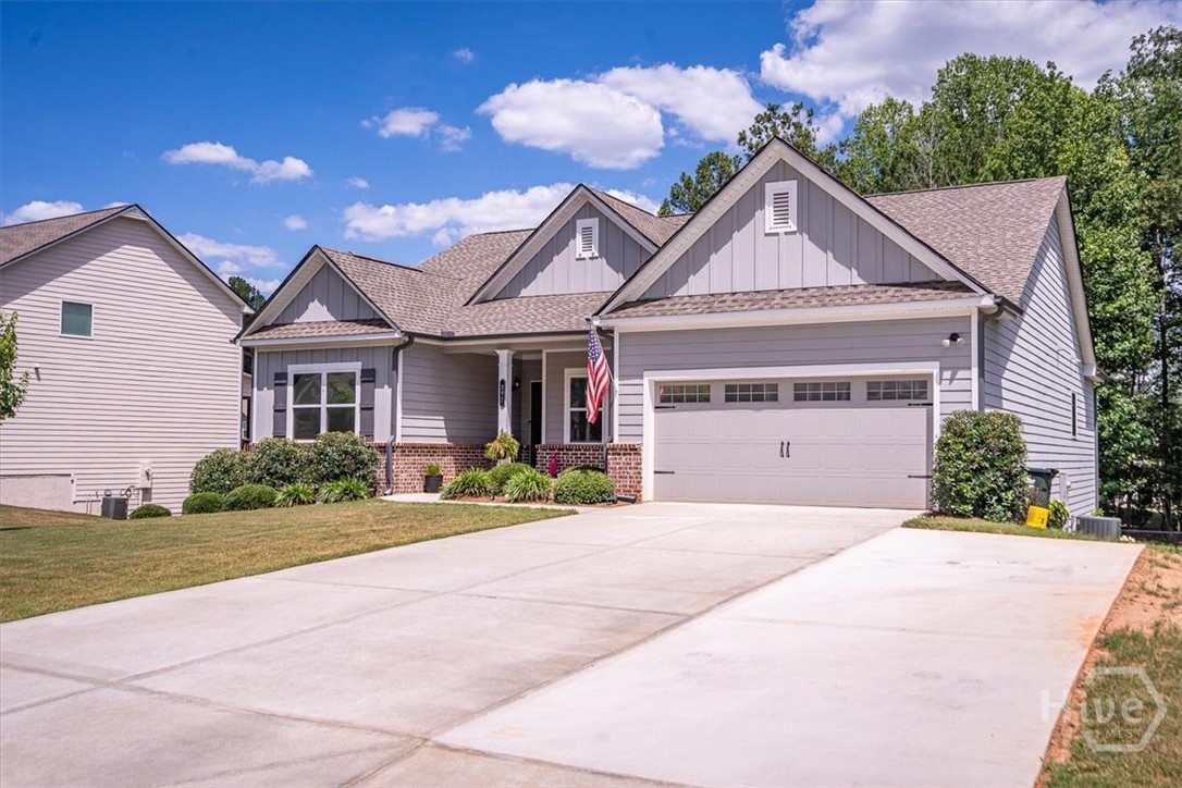 297 Woodbury Lane