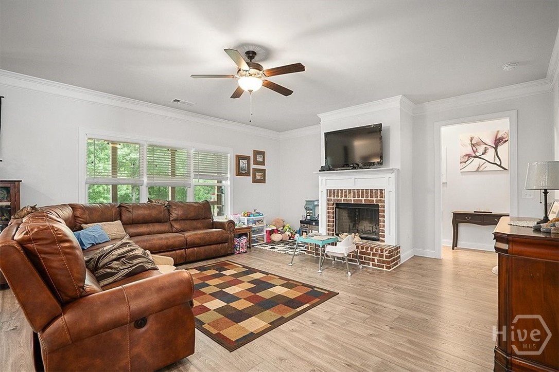 297 Woodbury Lane