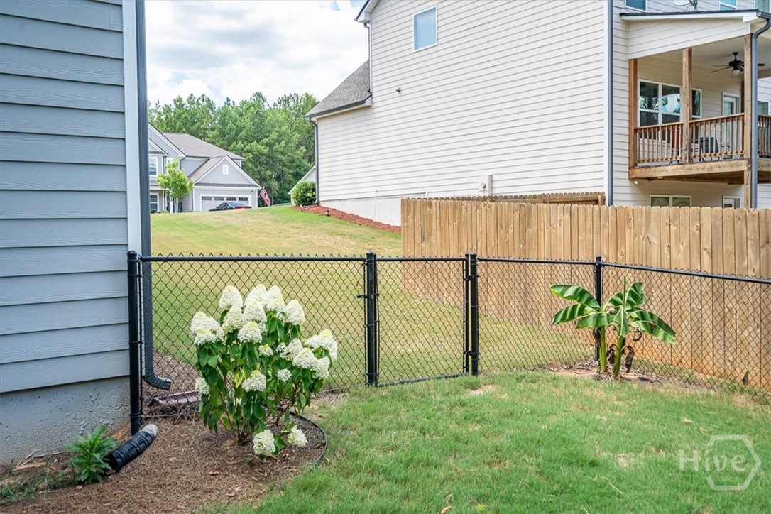 297 Woodbury Lane
