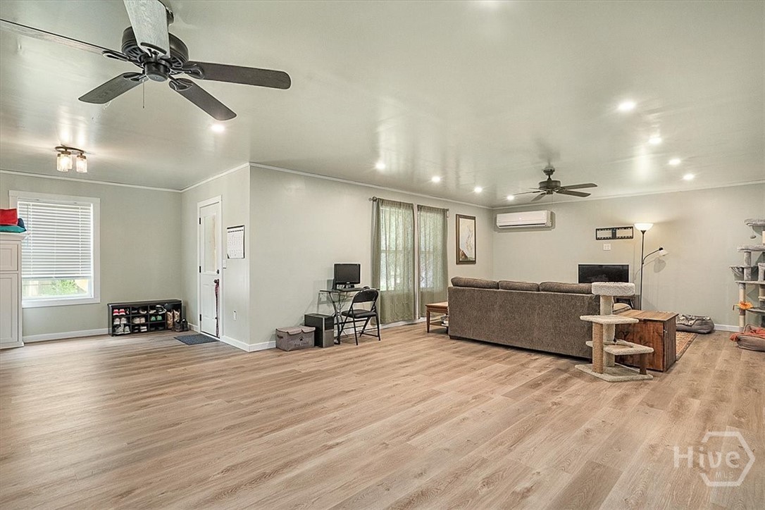 297 Woodbury Lane