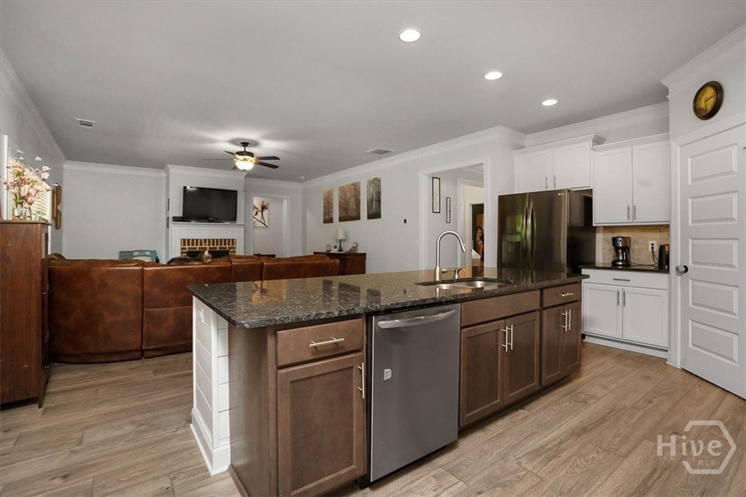 297 Woodbury Lane