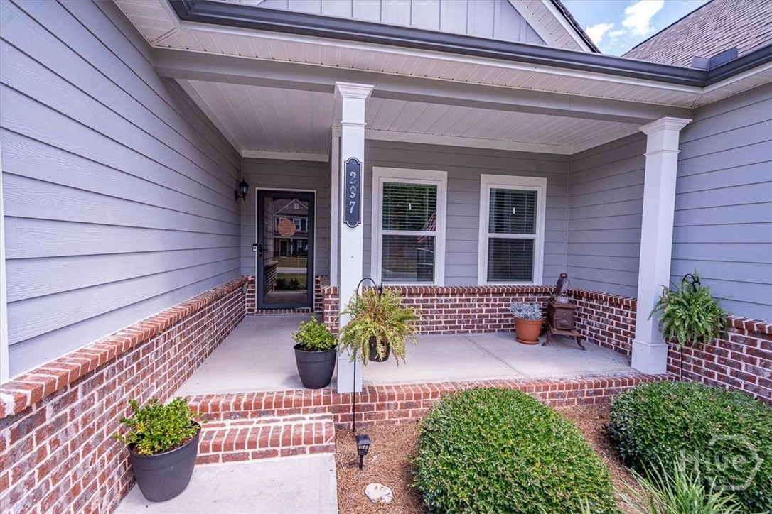 297 Woodbury Lane
