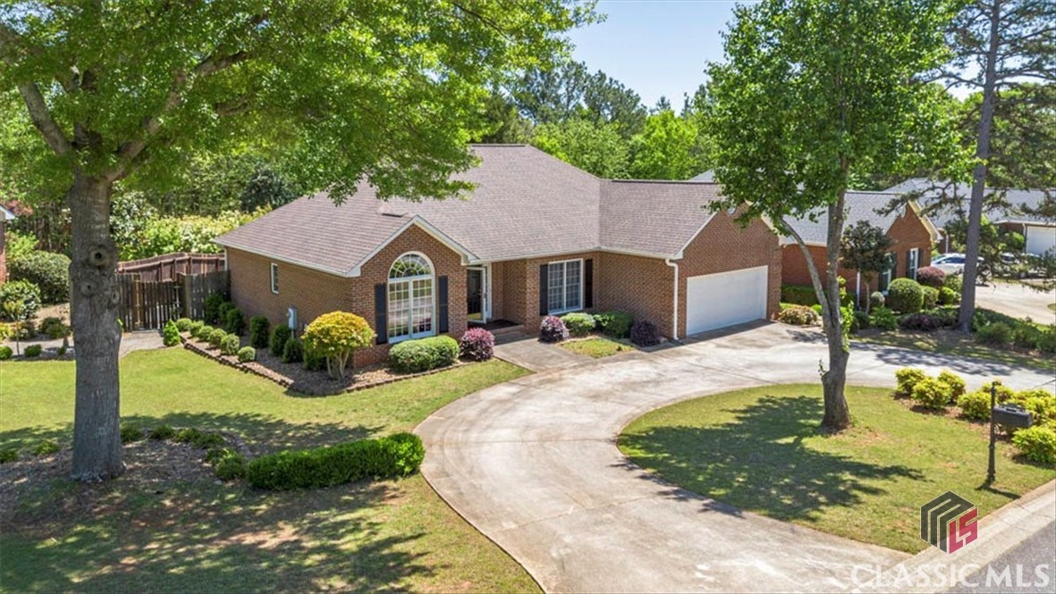715 St Ives Lane