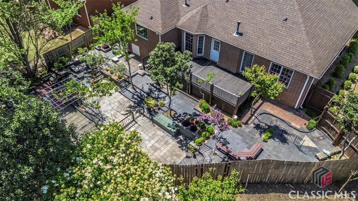 715 St Ives Lane