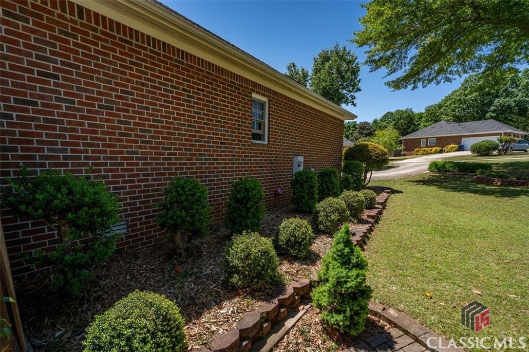 715 St Ives Lane