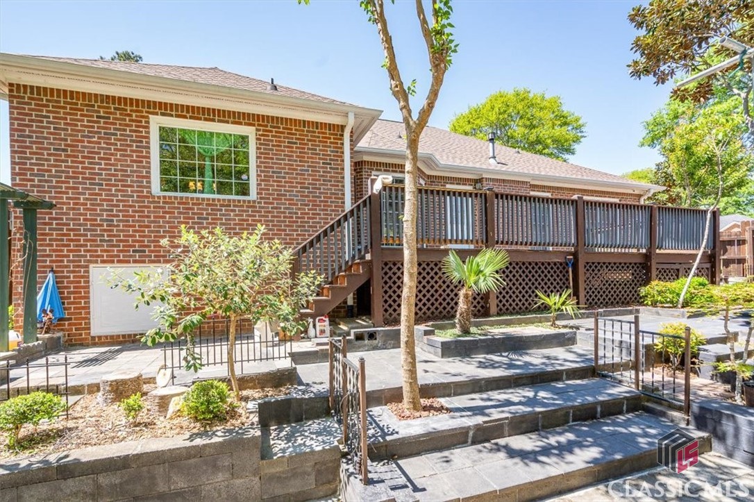 715 St Ives Lane
