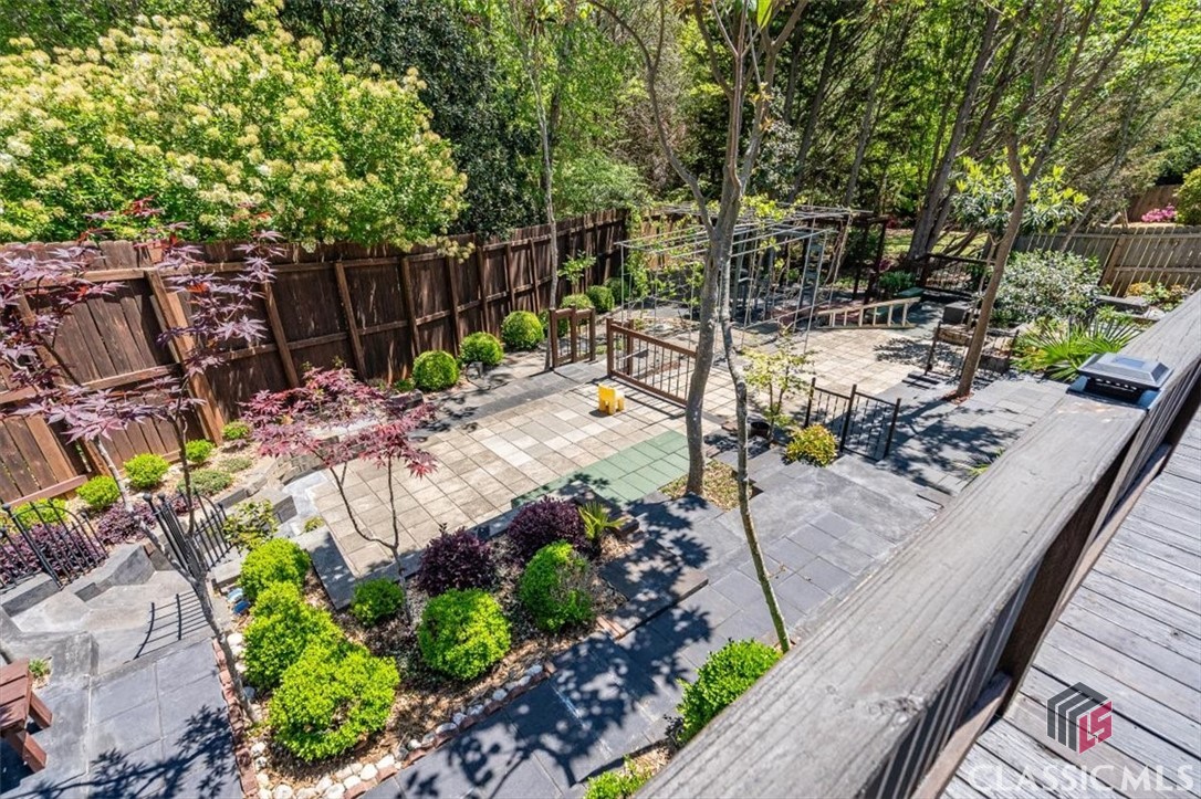 715 St Ives Lane