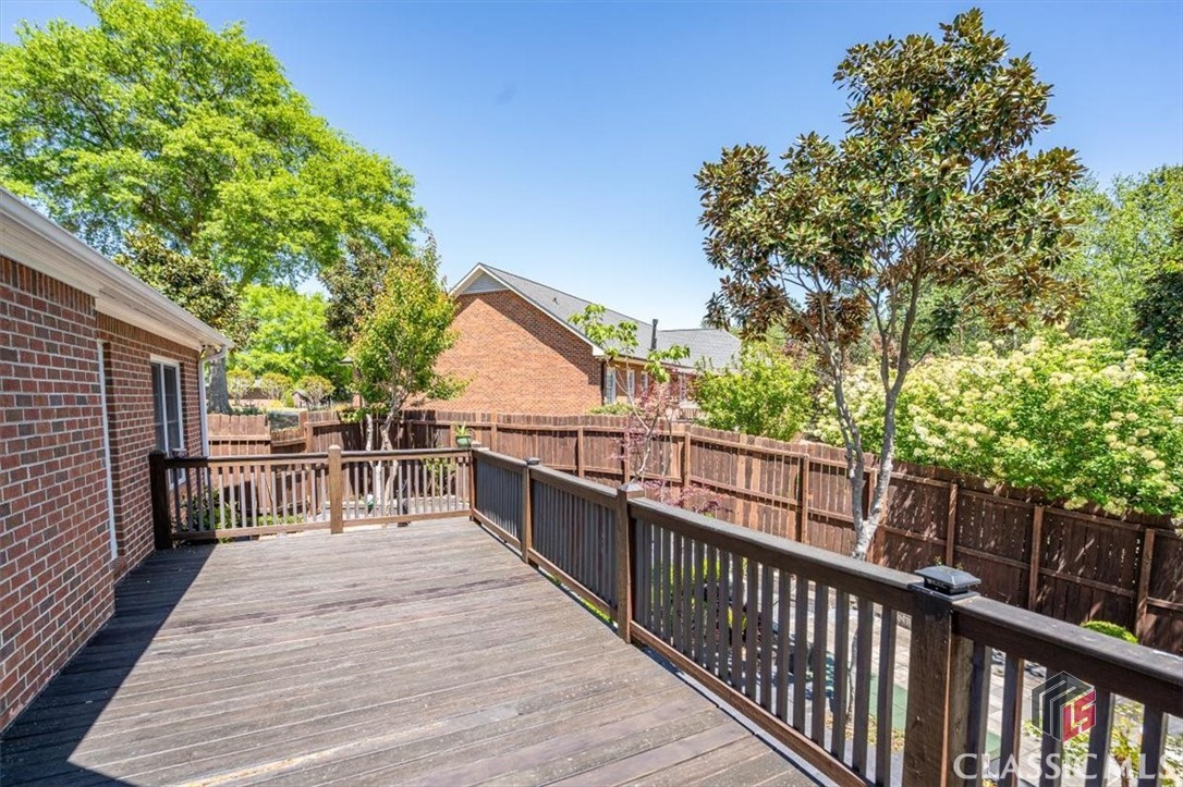 715 St Ives Lane