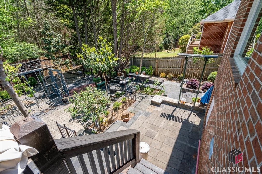 715 St Ives Lane