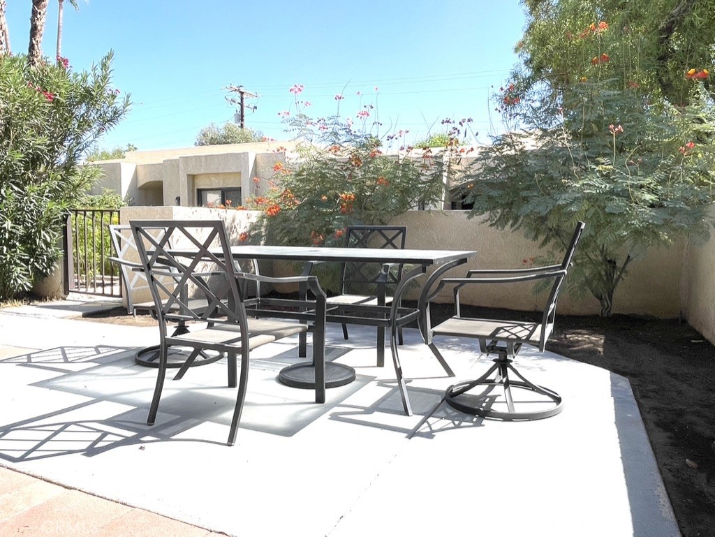200 E Racquet Club Road 22
