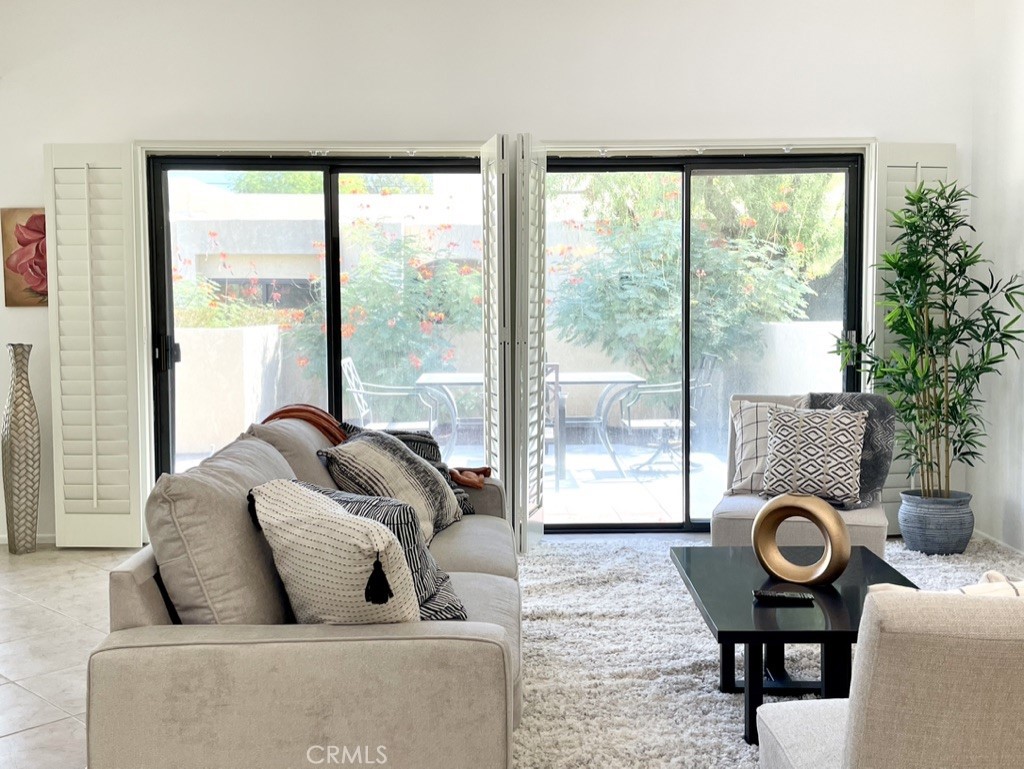 200 E Racquet Club Road 22
