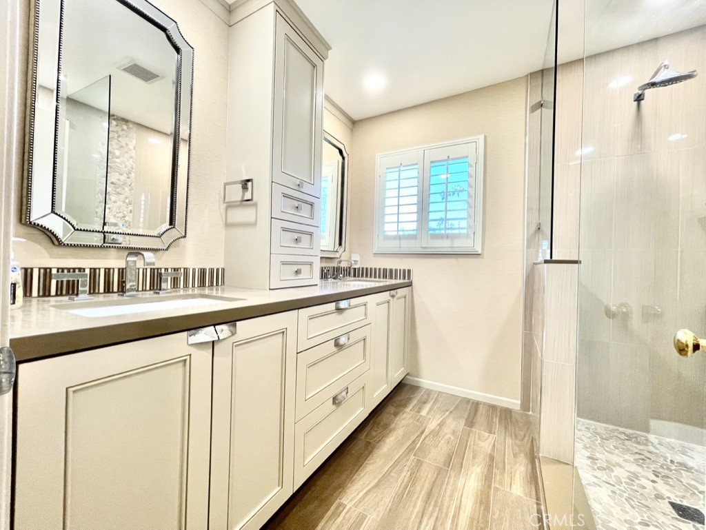 200 E Racquet Club Road 22