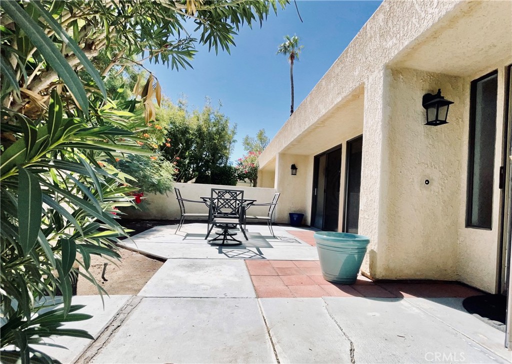 200 E Racquet Club Road 22