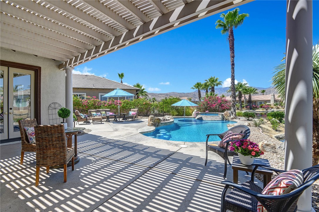 6 Pyramid Lake Court