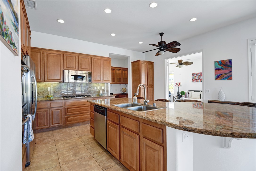 6 Pyramid Lake Court