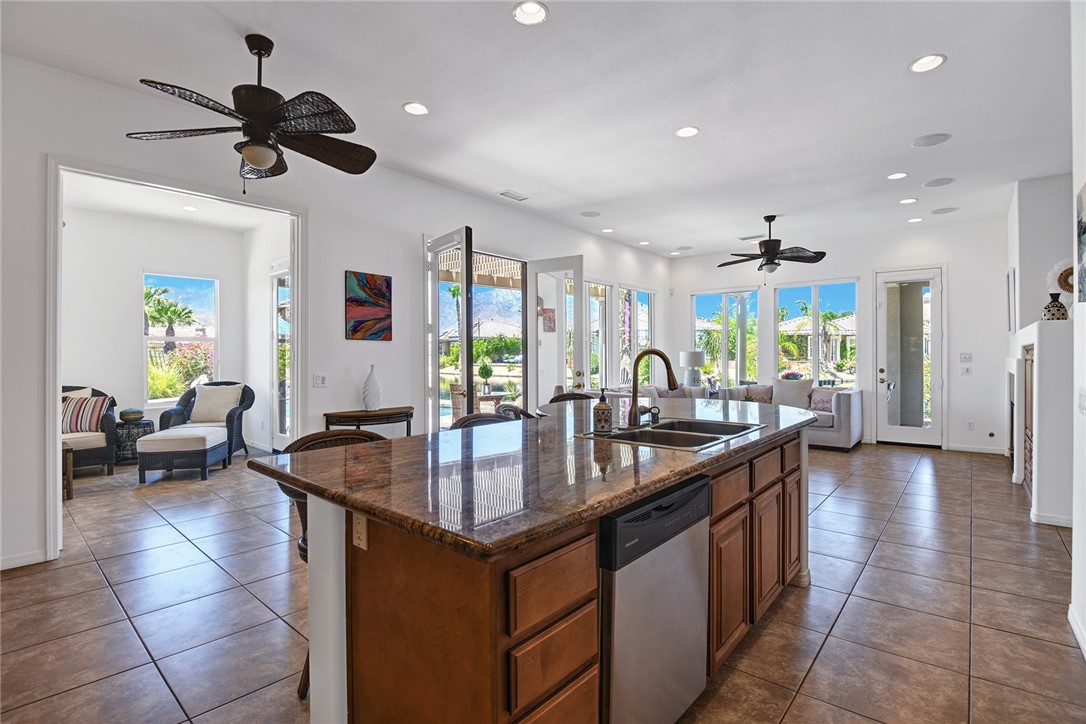 6 Pyramid Lake Court