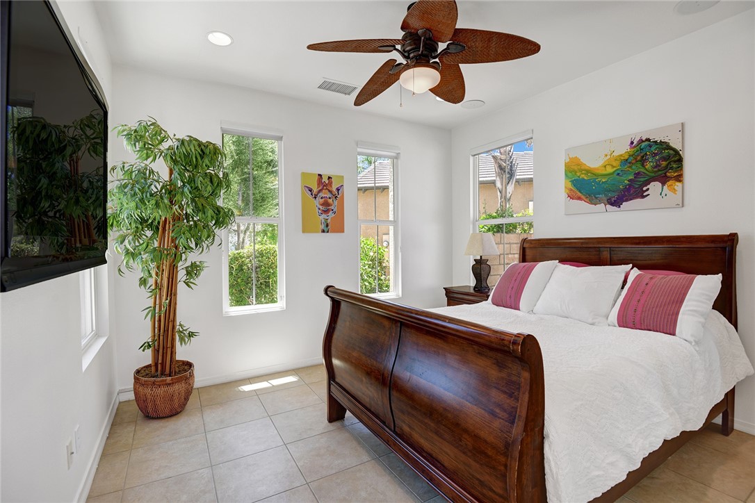6 Pyramid Lake Court