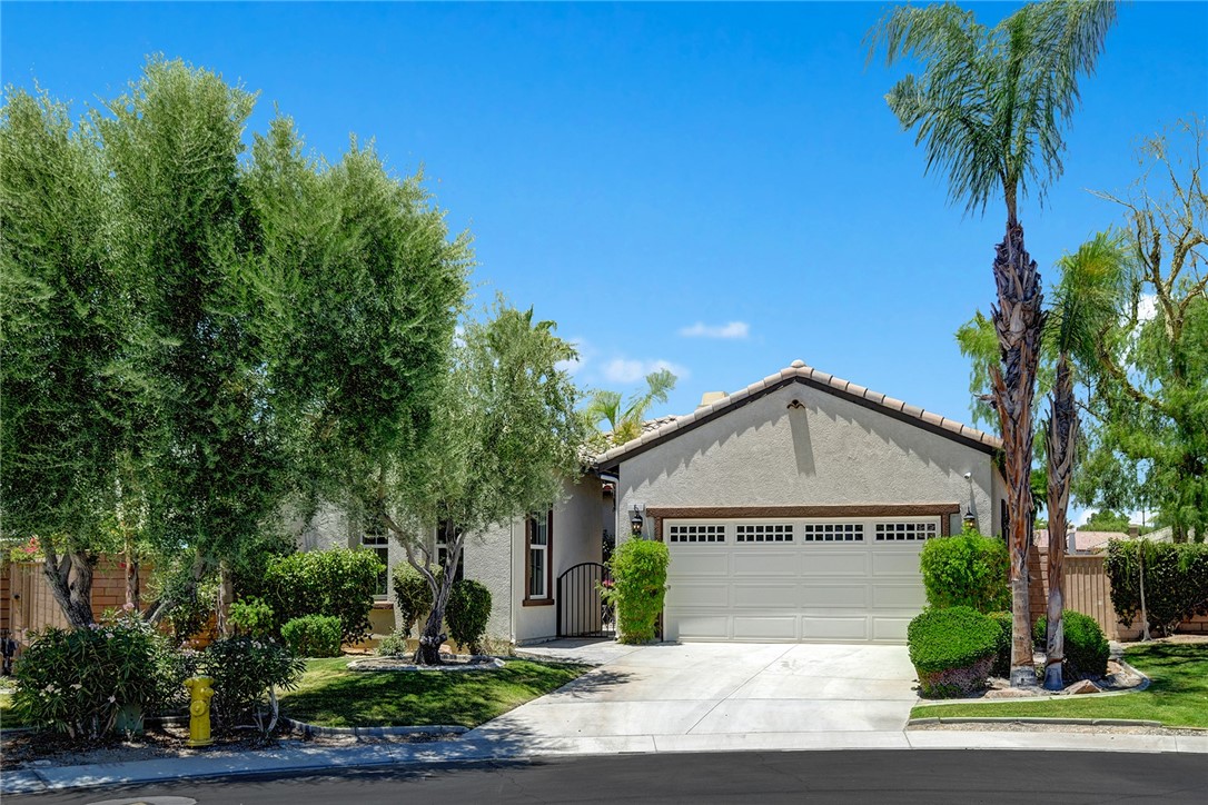 6 Pyramid Lake Court