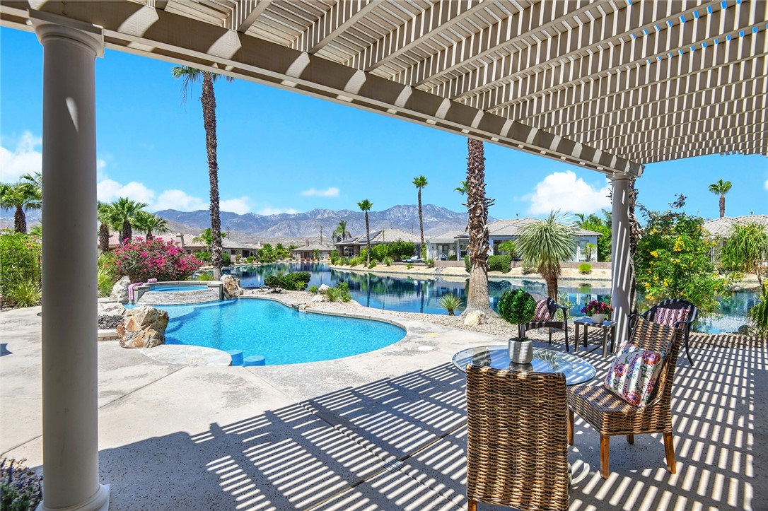 6 Pyramid Lake Court